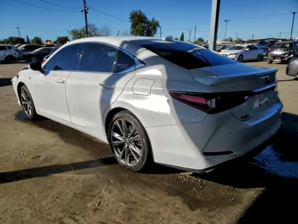 58ABZ1B16KU041761 2019 LEXUS ES - Image 2