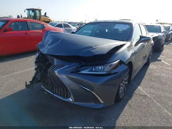 58ABZ1B16KU044501 2019 LEXUS ES - Image 2