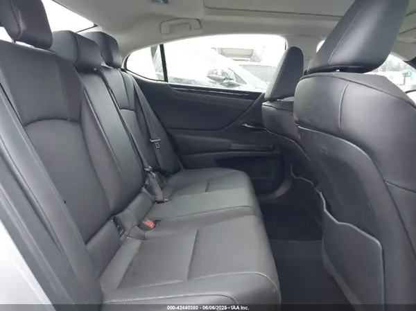58ABZ1B16KU046927 2019 LEXUS ES - Image 8
