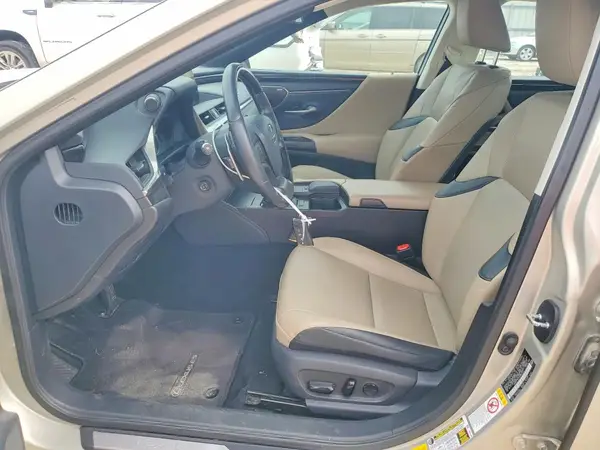 2019 LEXUS ES auction photo 7