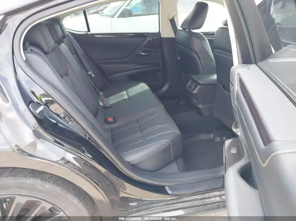 58ABZ1B17KU008512 2019 LEXUS ES - Image 8