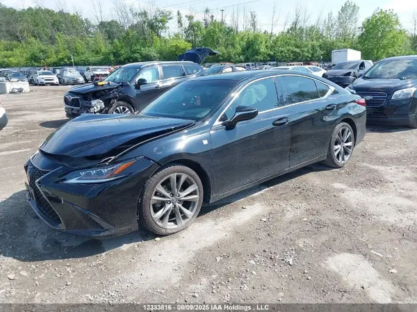 58ABZ1B17KU010809 2019 LEXUS ES - Image 2