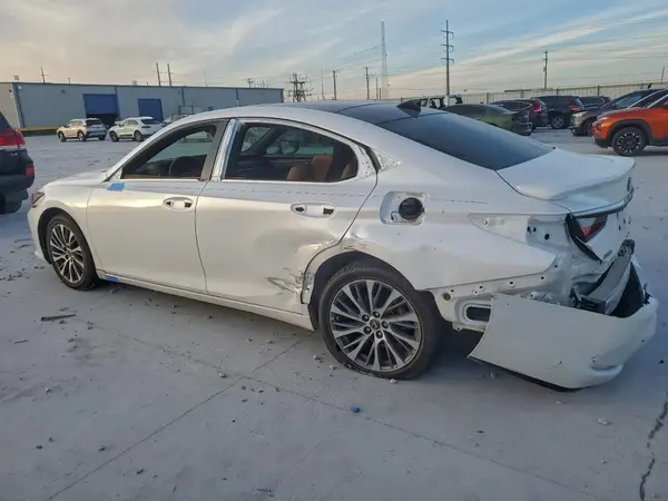 58ABZ1B17KU012706 2019 LEXUS ES - Image 2