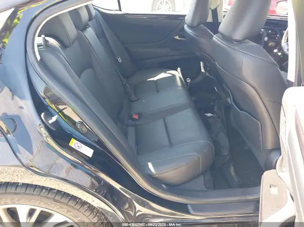 58ABZ1B17KU013113 2019 LEXUS ES - Image 8