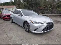 58ABZ1B17KU020000 2019 LEXUS ES