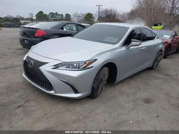 58ABZ1B17KU020000 2019 LEXUS ES - Image 2