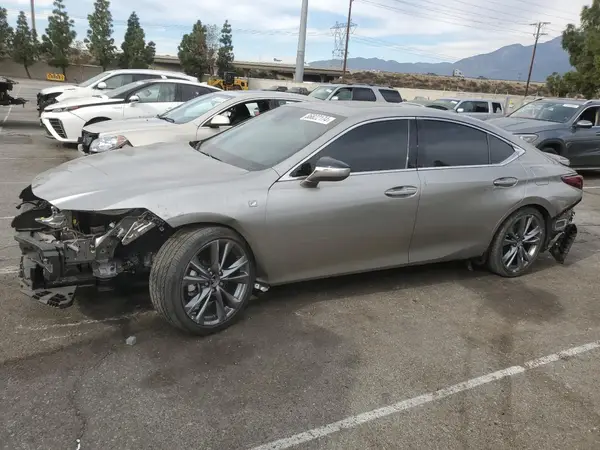 58ABZ1B17KU023060 2019 LEXUS ES - Image 1