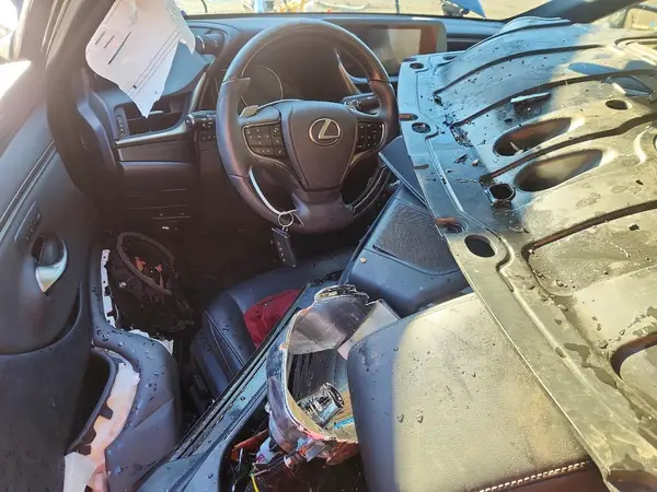 58ABZ1B17KU025536 2019 LEXUS ES - Image 8