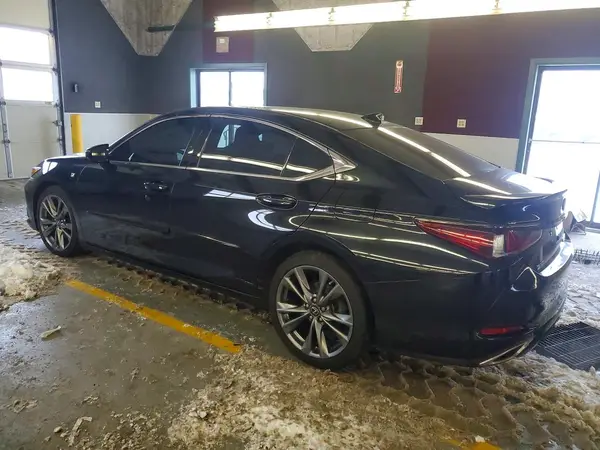 58ABZ1B17KU028811 2019 LEXUS ES - Image 2
