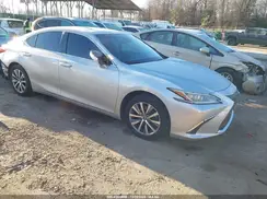 58ABZ1B17KU030106 2019 LEXUS ES