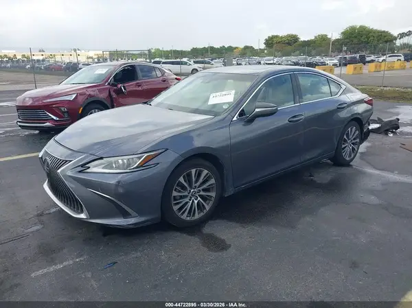 58ABZ1B17KU031045 2019 LEXUS ES - Image 2