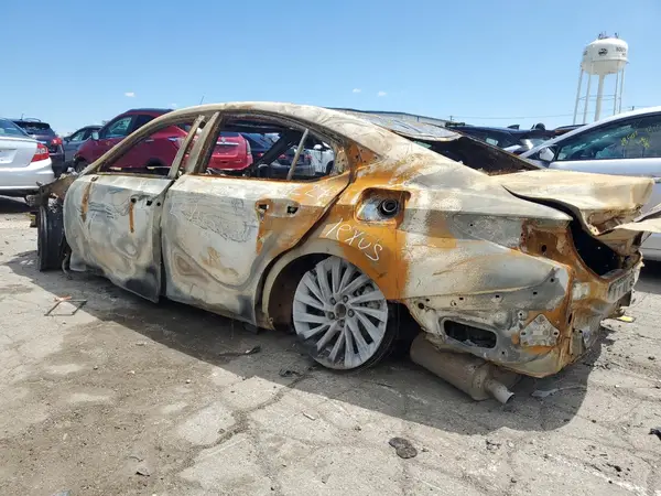 58ABZ1B17KU032227 2019 LEXUS ES - Image 2