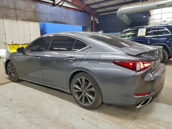 58ABZ1B17KU035919 2019 LEXUS ES - Image 2