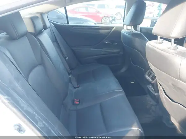 58ABZ1B17KU039193 2019 LEXUS ES - Image 8