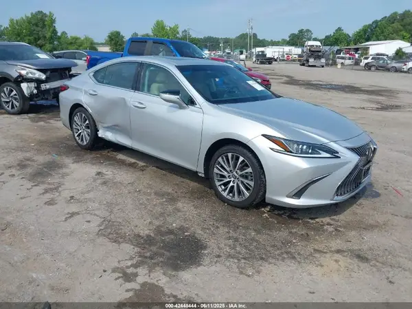 58ABZ1B17KU040330 2019 LEXUS ES - Image 1