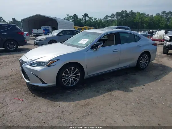 58ABZ1B17KU040330 2019 LEXUS ES - Image 2