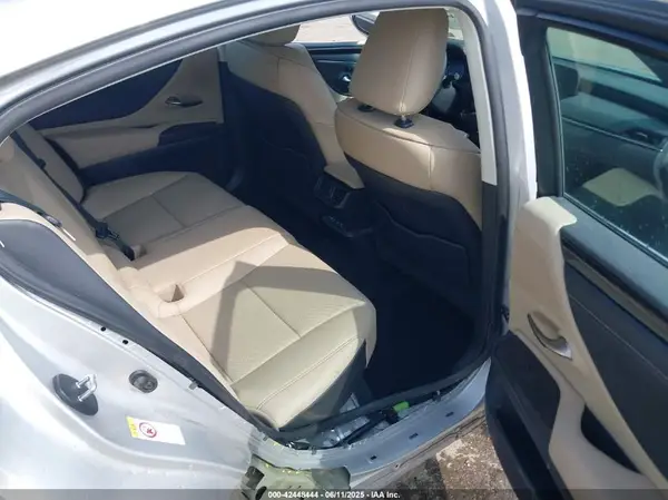 58ABZ1B17KU040330 2019 LEXUS ES - Image 8