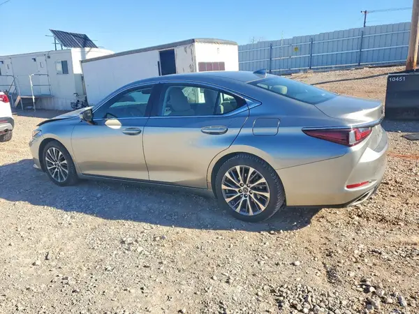 58ABZ1B17KU044877 2019 LEXUS ES - Image 2