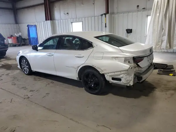 58ABZ1B17KU045799 2019 LEXUS ES - Image 2