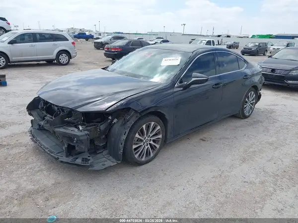 58ABZ1B18KU002301 2019 LEXUS ES - Image 2