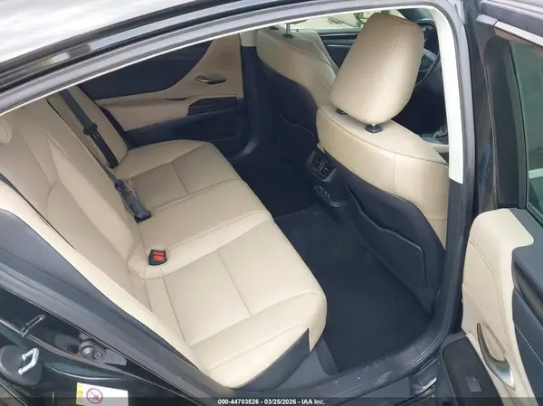58ABZ1B18KU002301 2019 LEXUS ES - Image 8