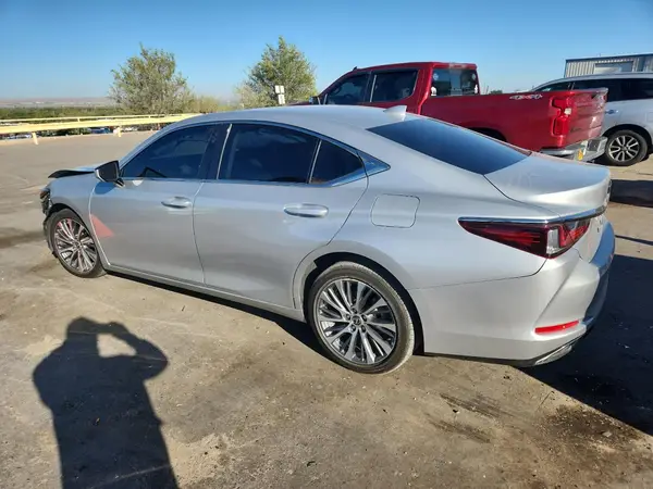 58ABZ1B18KU003769 2019 LEXUS ES - Image 2