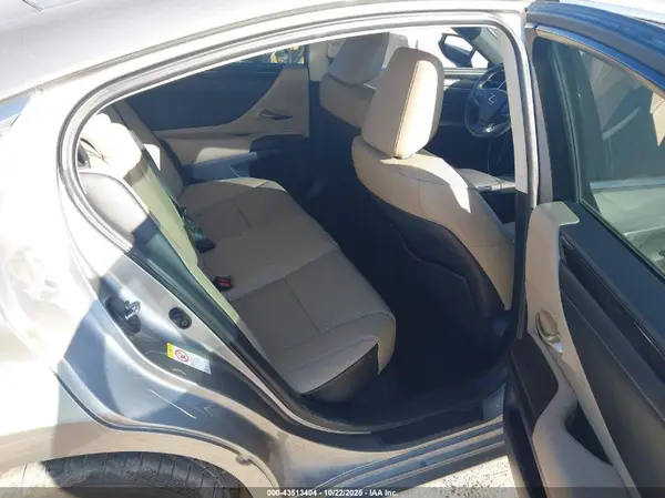 58ABZ1B18KU009460 2019 LEXUS ES - Image 8