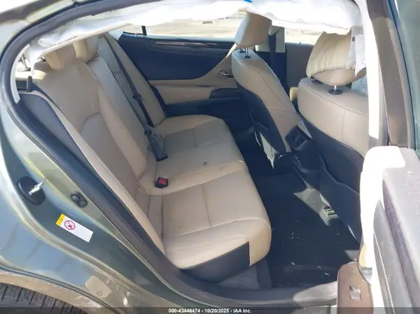 58ABZ1B18KU009801 2019 LEXUS ES - Image 8