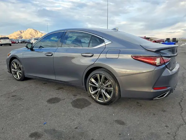 58ABZ1B18KU010169 2019 LEXUS ES - Image 2
