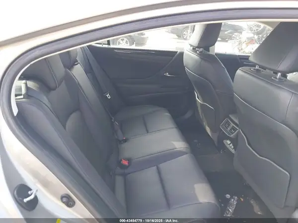 58ABZ1B18KU012360 2019 LEXUS ES - Image 8