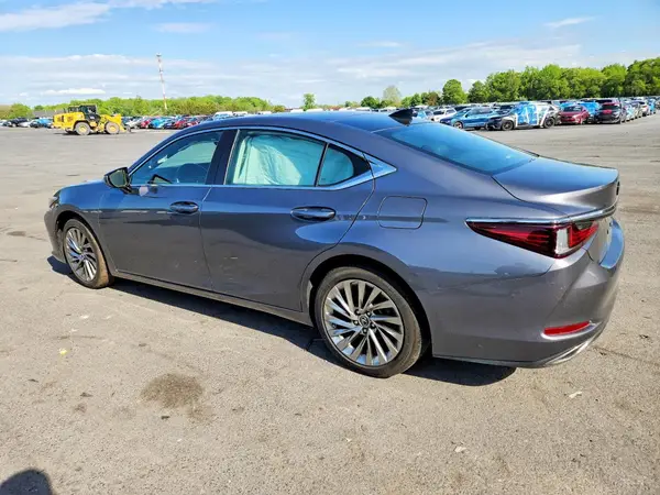58ABZ1B18KU017719 2019 LEXUS ES - Image 2