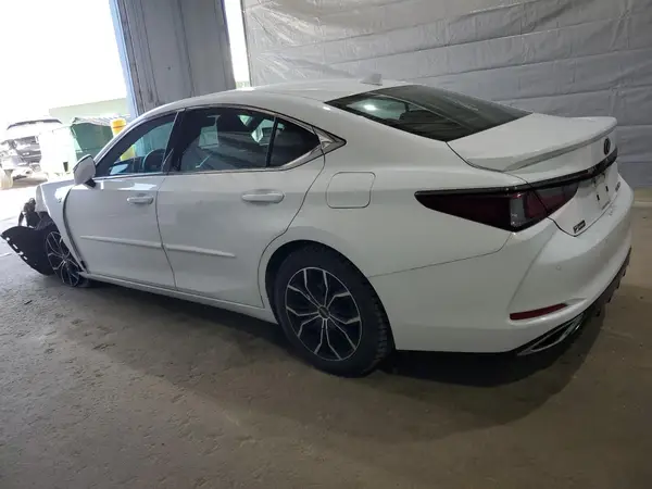 58ABZ1B18KU023780 2019 LEXUS ES - Image 2