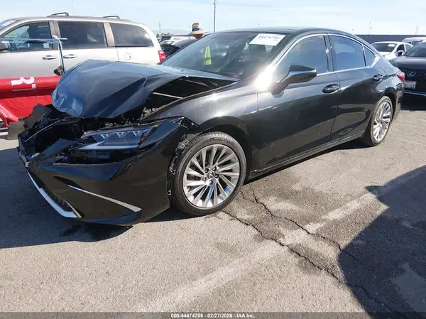 58ABZ1B18KU024153 2019 LEXUS ES - Image 2