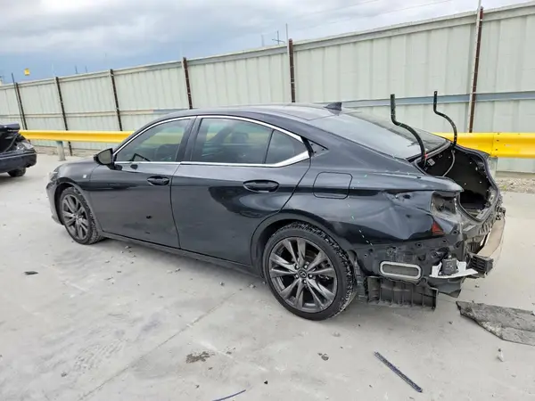 58ABZ1B18KU025139 2019 LEXUS ES - Image 2
