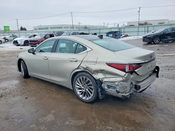 58ABZ1B18KU025173 2019 LEXUS ES - Image 2