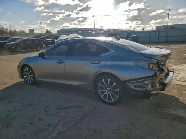 58ABZ1B18KU026601 2019 LEXUS ES - Image 2
