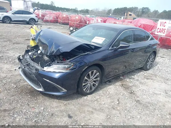 58ABZ1B18KU026761 2019 LEXUS ES - Image 2
