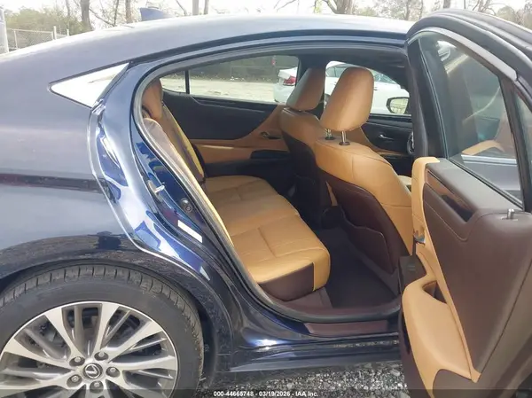 58ABZ1B18KU026761 2019 LEXUS ES - Image 8