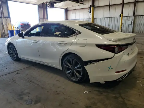 58ABZ1B18KU026971 2019 LEXUS ES - Image 2