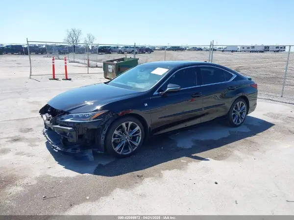 58ABZ1B18KU027280 2019 LEXUS ES - Image 2