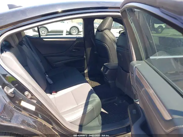 58ABZ1B18KU027280 2019 LEXUS ES - Image 8
