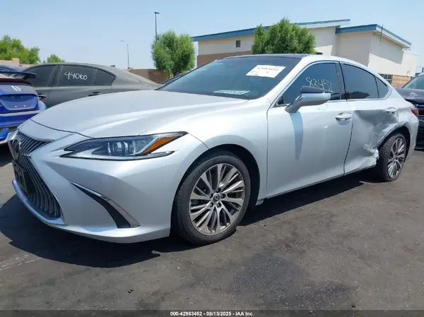 58ABZ1B18KU027943 2019 LEXUS ES - Image 2
