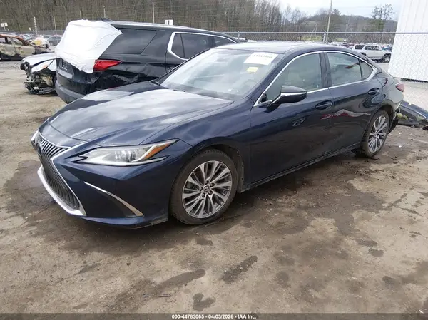58ABZ1B18KU031779 2019 LEXUS ES - Image 2