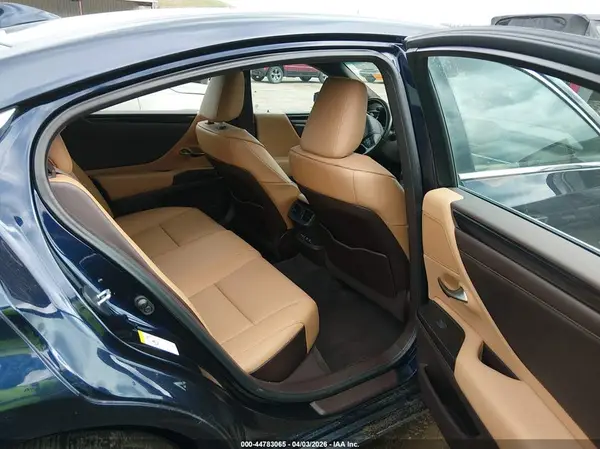 58ABZ1B18KU031779 2019 LEXUS ES - Image 8
