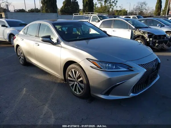 58ABZ1B18KU036772 2019 LEXUS ES - Image 1