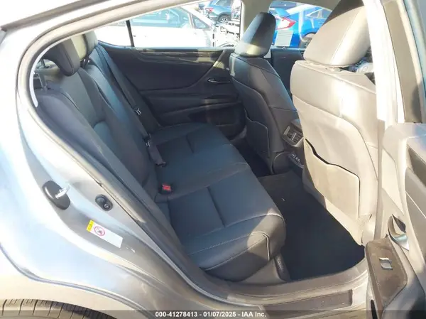 58ABZ1B18KU036772 2019 LEXUS ES - Image 8