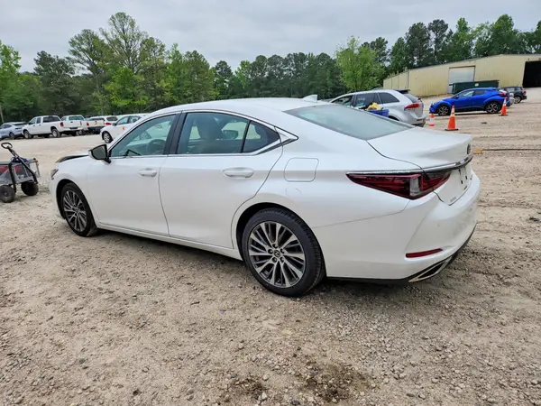 58ABZ1B18KU045729 2019 LEXUS ES - Image 2