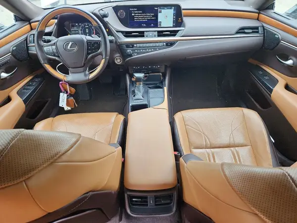 58ABZ1B18KU045729 2019 LEXUS ES - Image 8