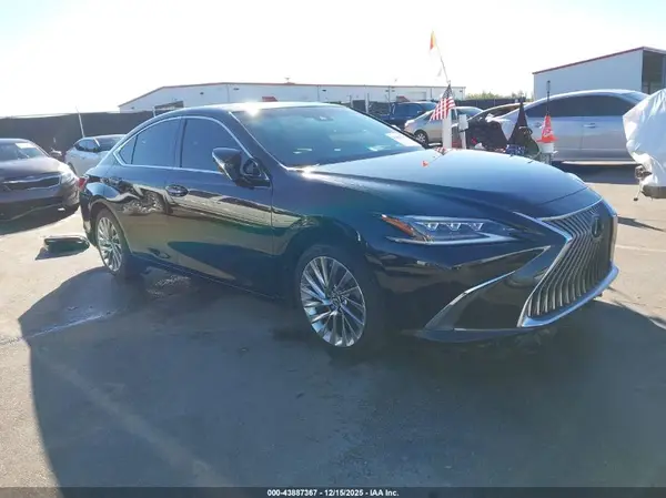 58ABZ1B19KU002002 2019 LEXUS ES - Image 1