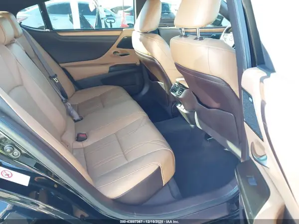58ABZ1B19KU002002 2019 LEXUS ES - Image 8